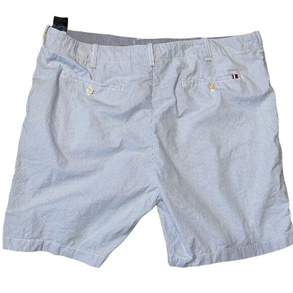 Tommy Hilfiger Seersucker striped blue and white Bermuda style shorts size 40 - Picture 2 of 6